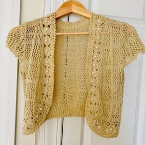 Knit short sleeve shrug